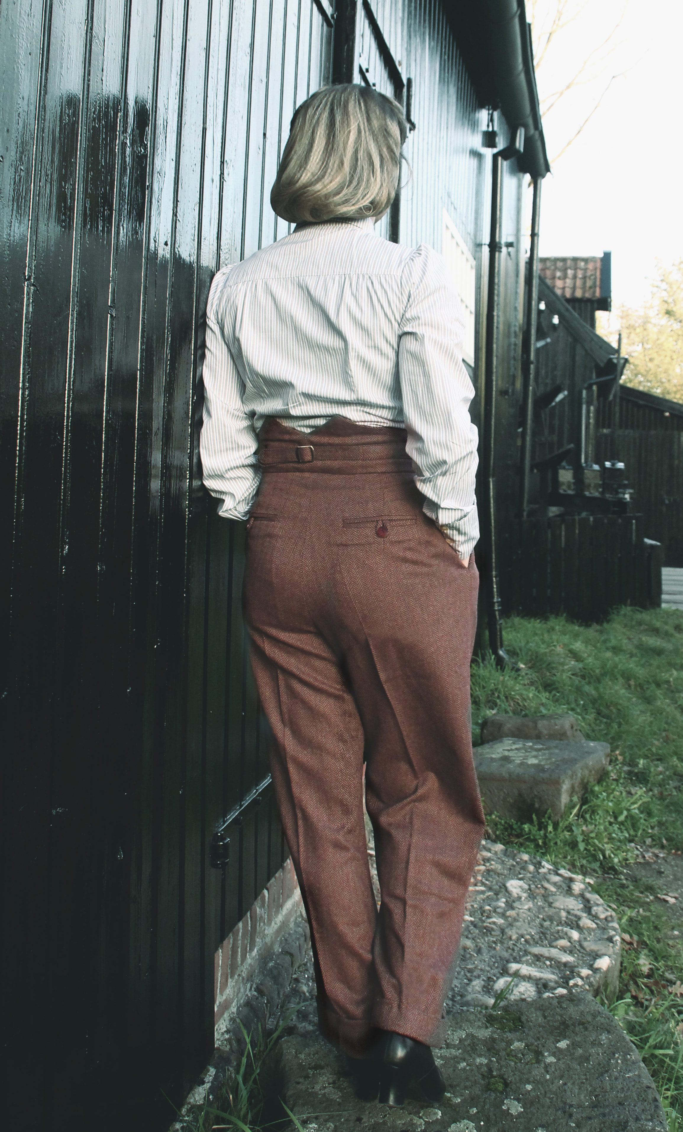 1940s Sporting Ladies Slacks | Vintage 40s Latte Brown Wool Gabardine  Trousers Pants with Top Stitching Dropped Loops and Side Zip | Medium